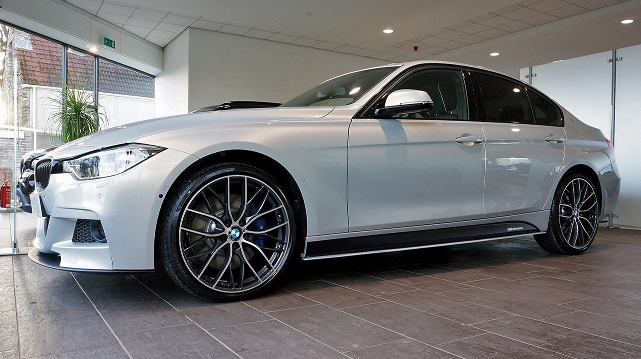 *** BMW F30 MARŞPİYEL ŞERİT