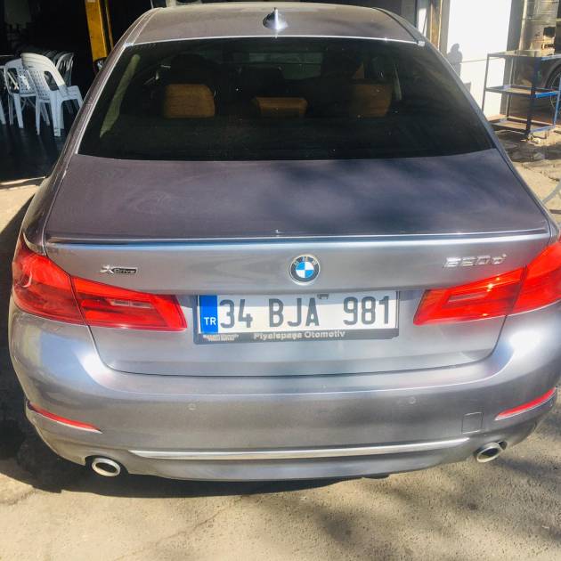 *** BMW G30 ARKA BAGAJ SPOİLLERİ